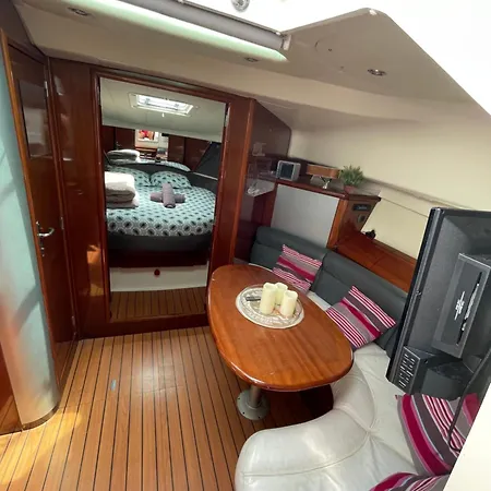 Apartment Experience Sur Un Bateau - Conforme Au Nouveau Reglement *