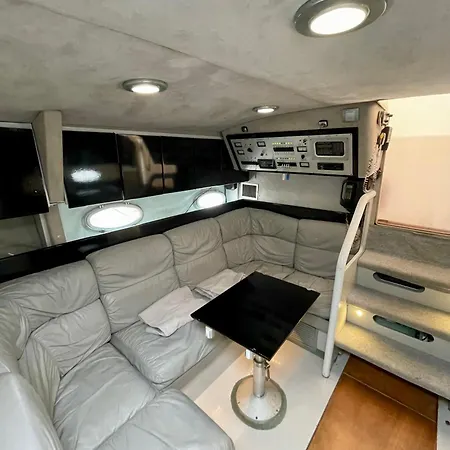 Experience Sur Un Bateau - Conforme Au Nouveau Reglement Apartment *