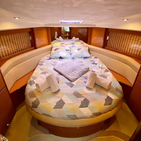 Experience Sur Un Bateau - Conforme Au Nouveau Reglement Λα Ροσέλ